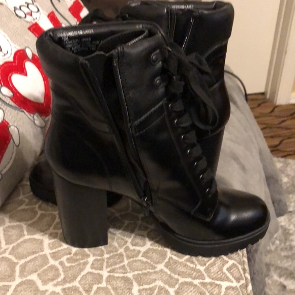 NWT! AQUA leather stacked heel platform hikers - Picture 4 of 9